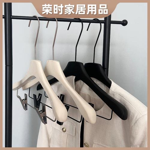 颜值与实用并存 网红轻奢韩系女装店为何独宠这款实木衣裤架？